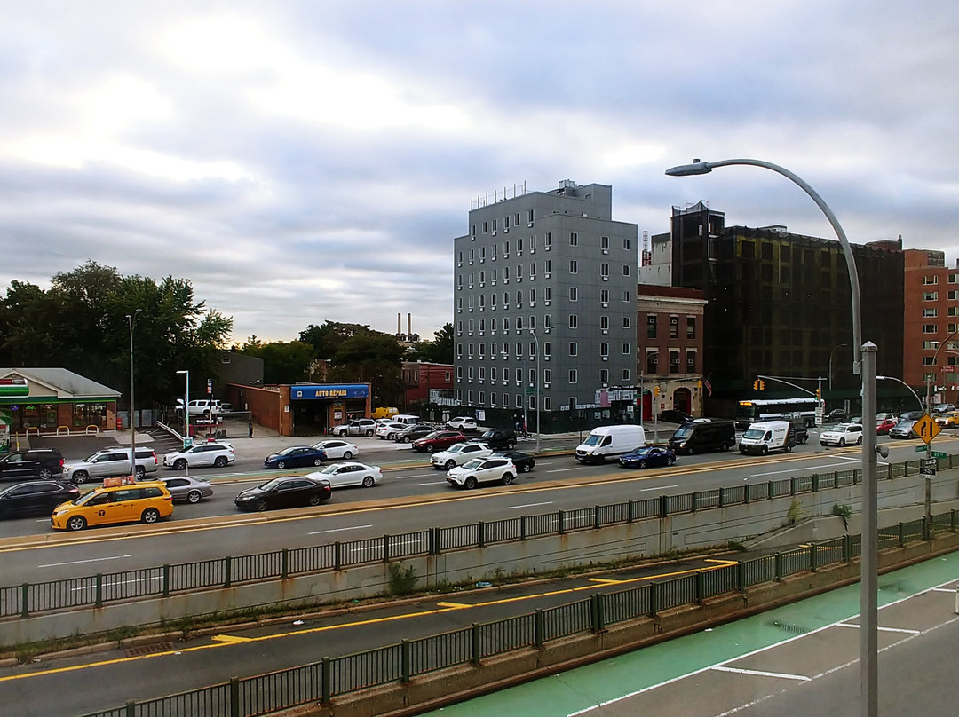 The Queens Hotel主图