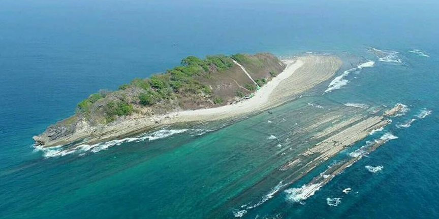 Royal Ngwe Saung Boat Tour景点图片