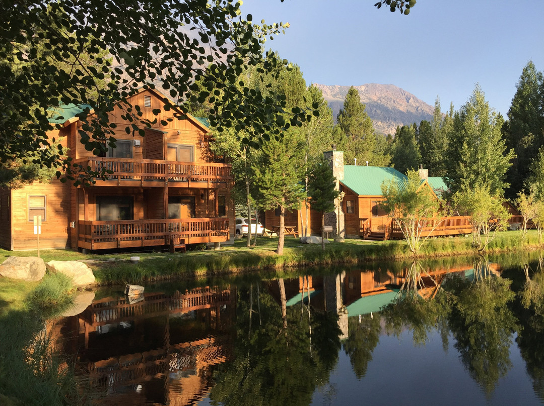 双头鹰水疗度假酒店主图