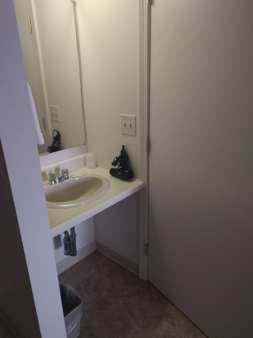 Eagle's Lodge Motel-浴室