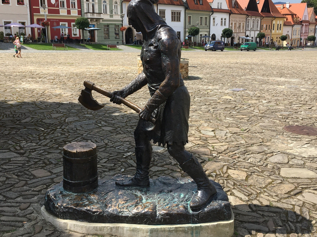 Bronze statue Kata-布拉迪斯拉发必去景点