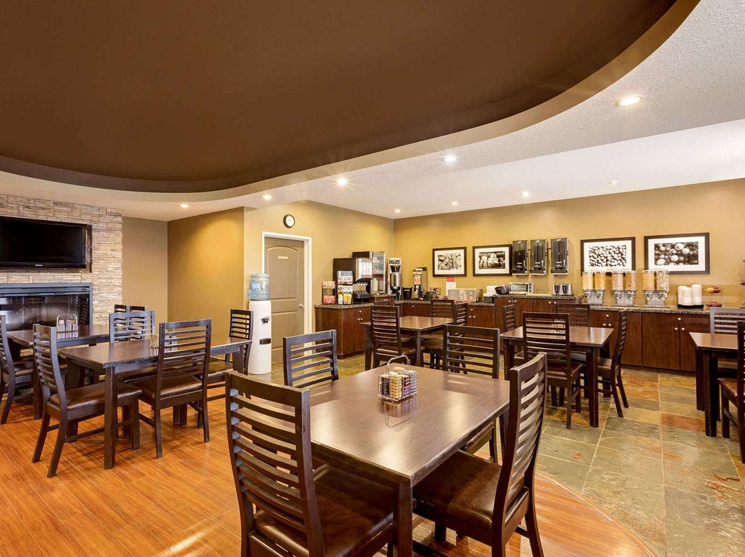 Ramada by Wyndham Cold Lake主图