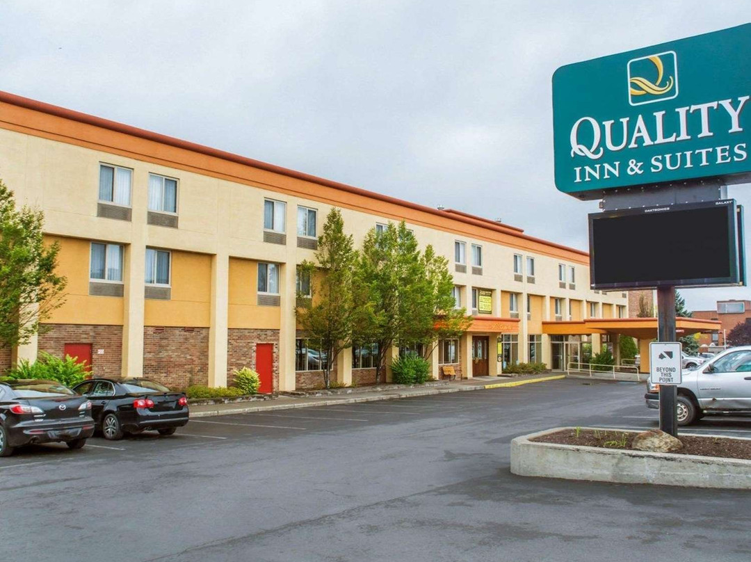 Clarion Hotel & Suites Riverfront主图