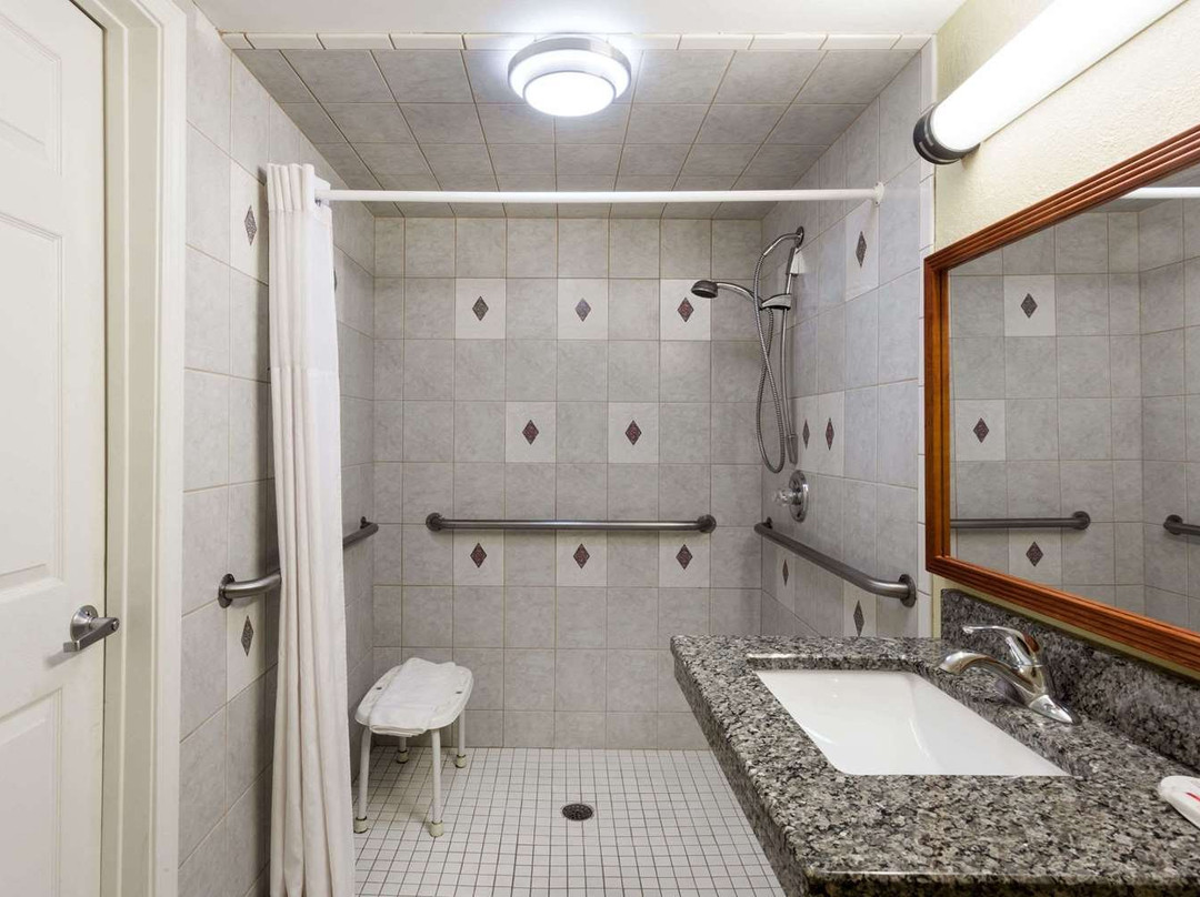 Days Inn by Wyndham Bowling Green主图