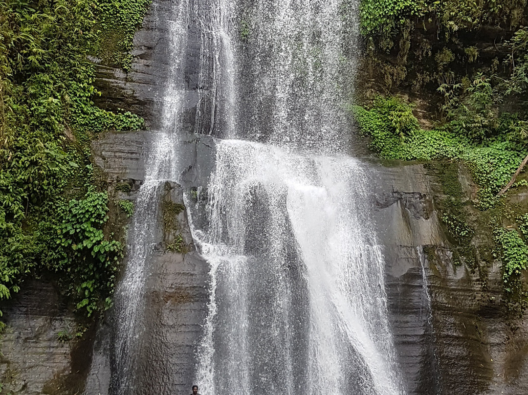 Hum Hum Water Falls景点图片