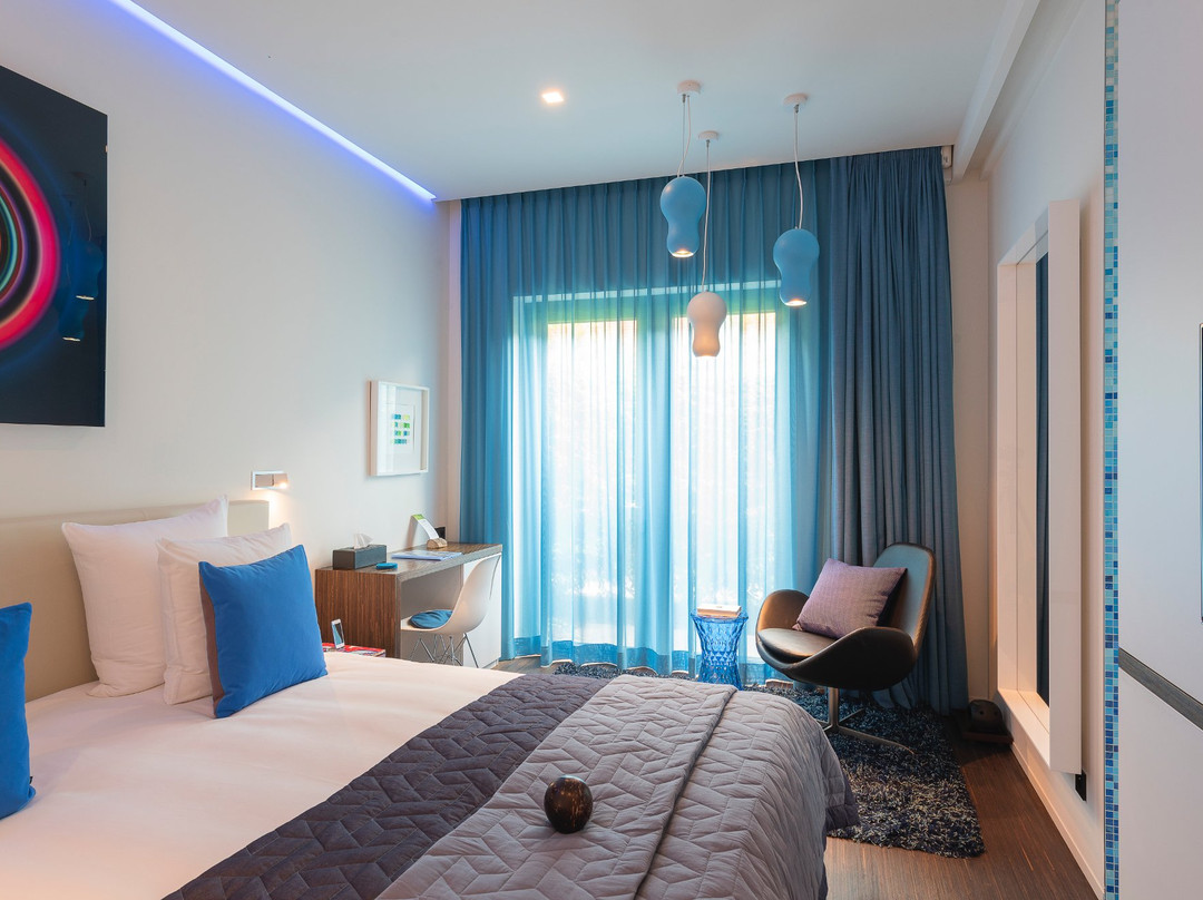 Lithium Bed, Zen & Breakfast主图