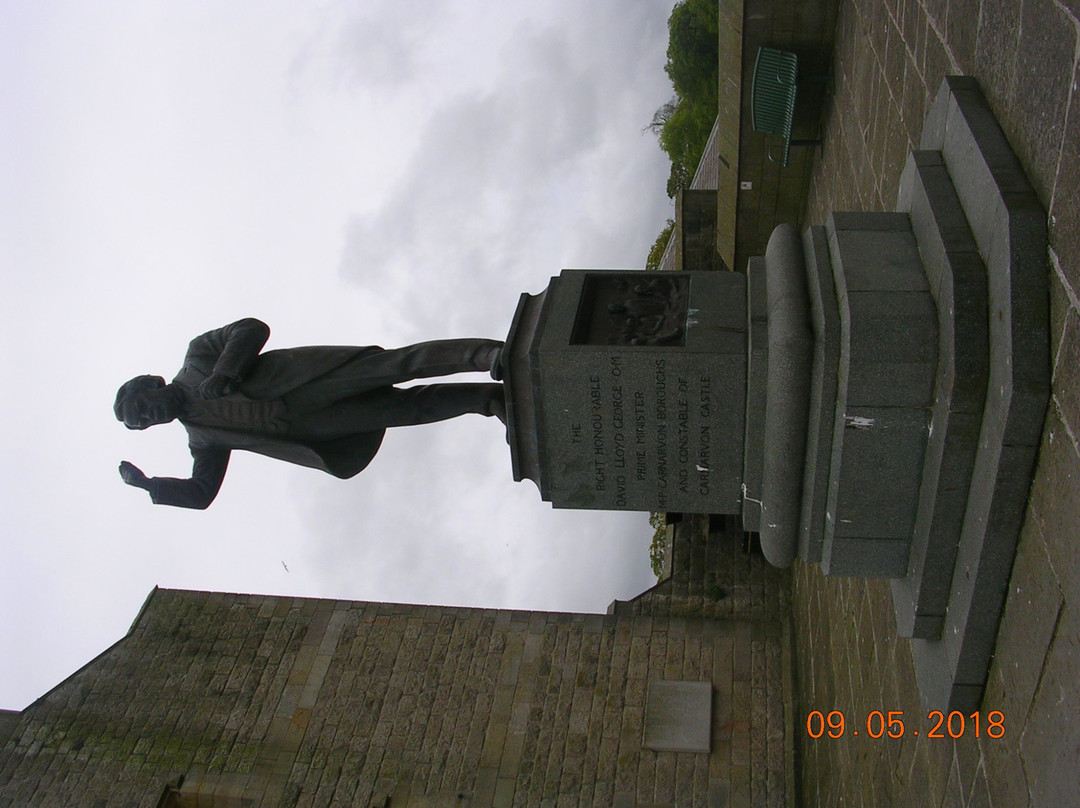 Statue of David Lloyd Geroge景点图片