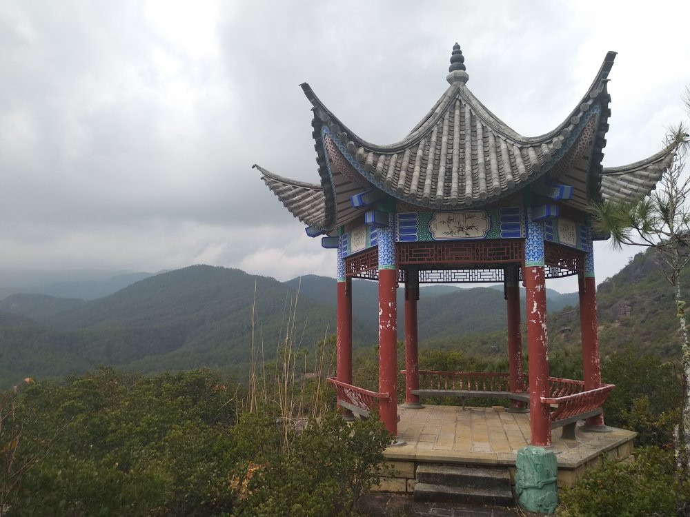 石宝山景点图片