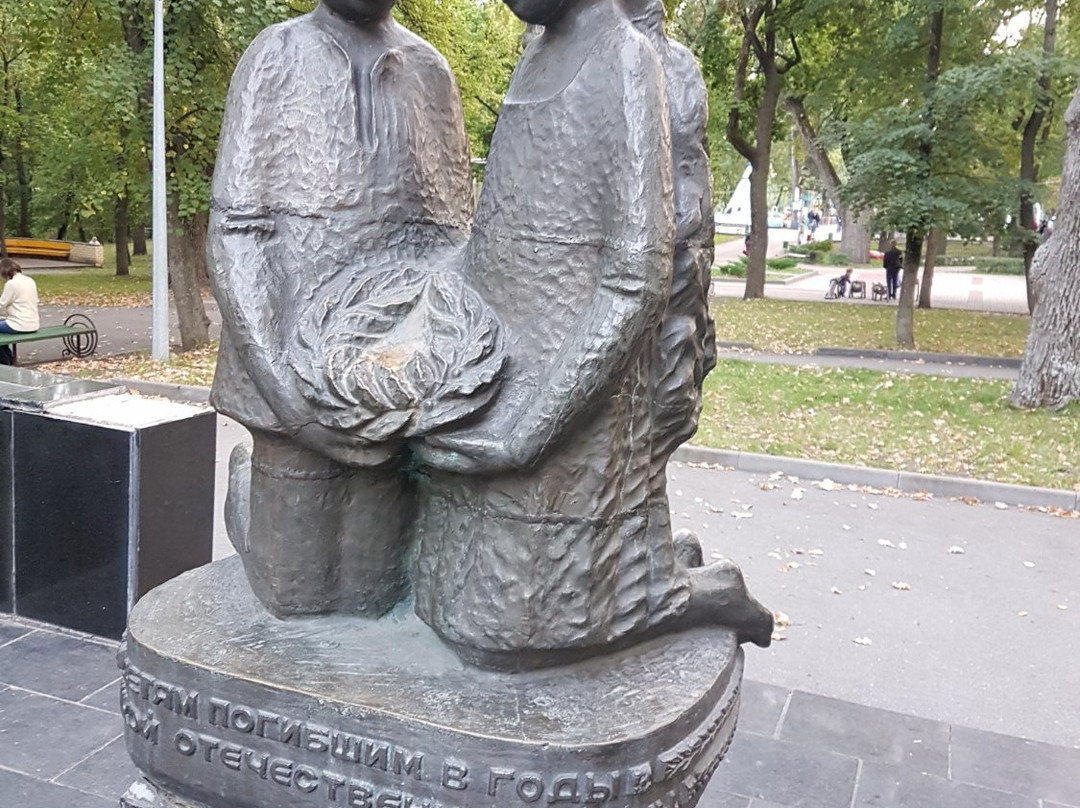 Monument to children who died during the Great Patriotic War景点图片