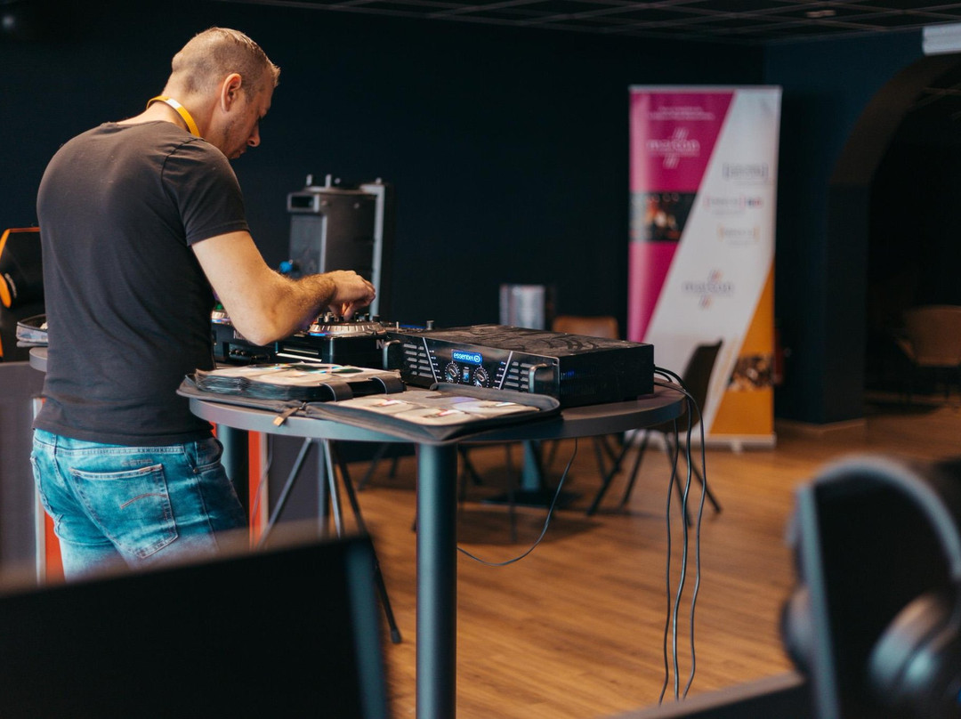 Spawn Bar-夏勒华必去景点