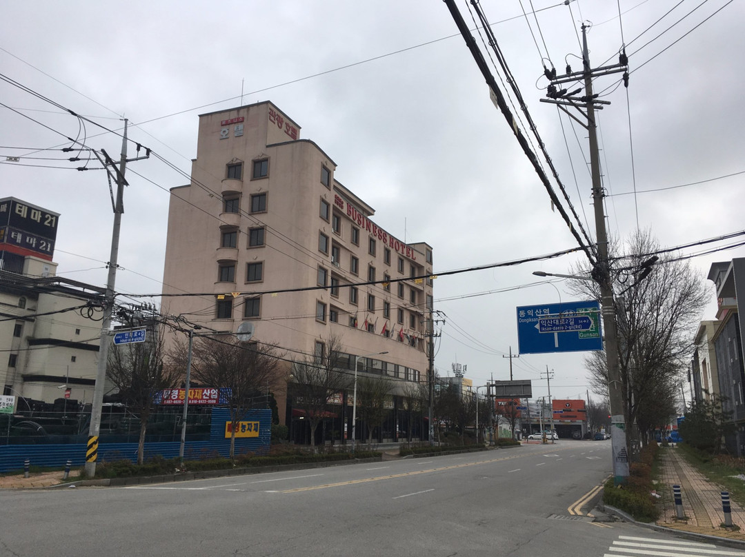 益山商务旅游酒店主图