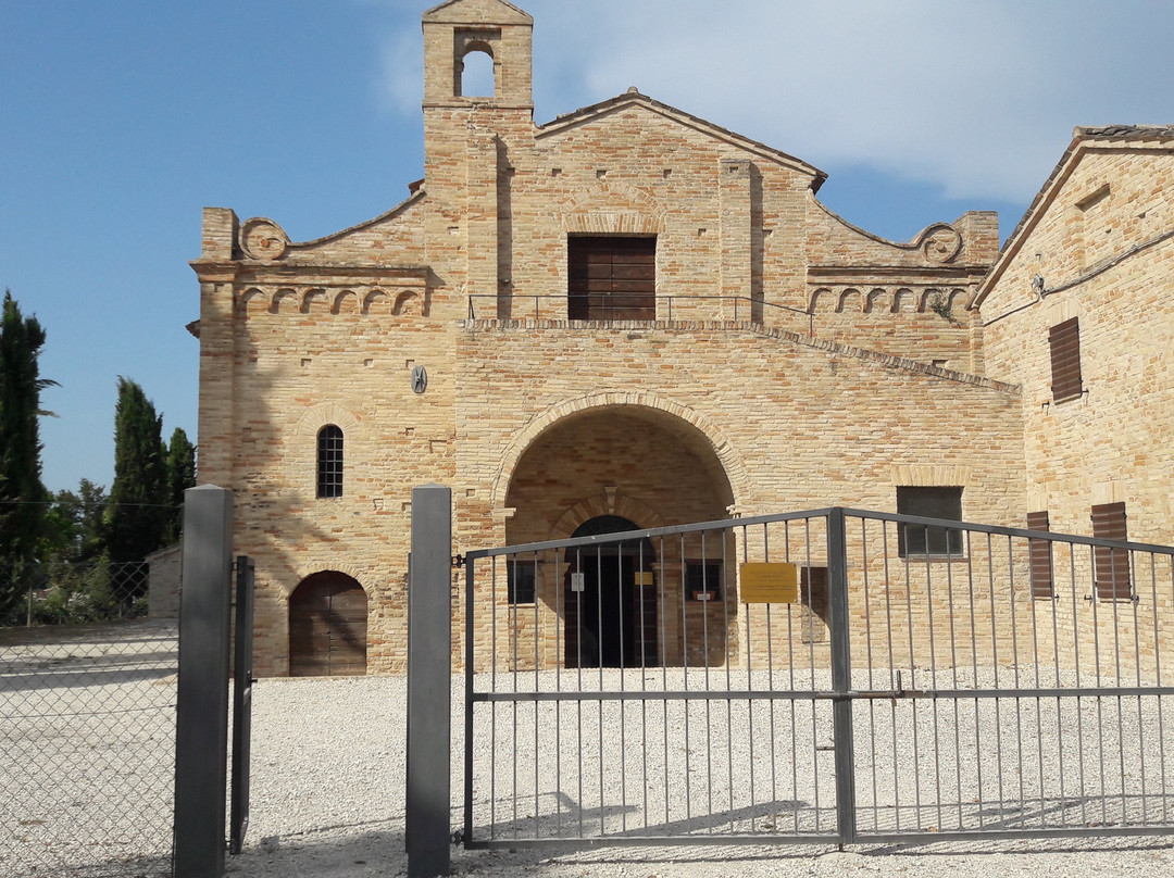 Basilica Imperiale di Santa Croce al Chienti景点图片
