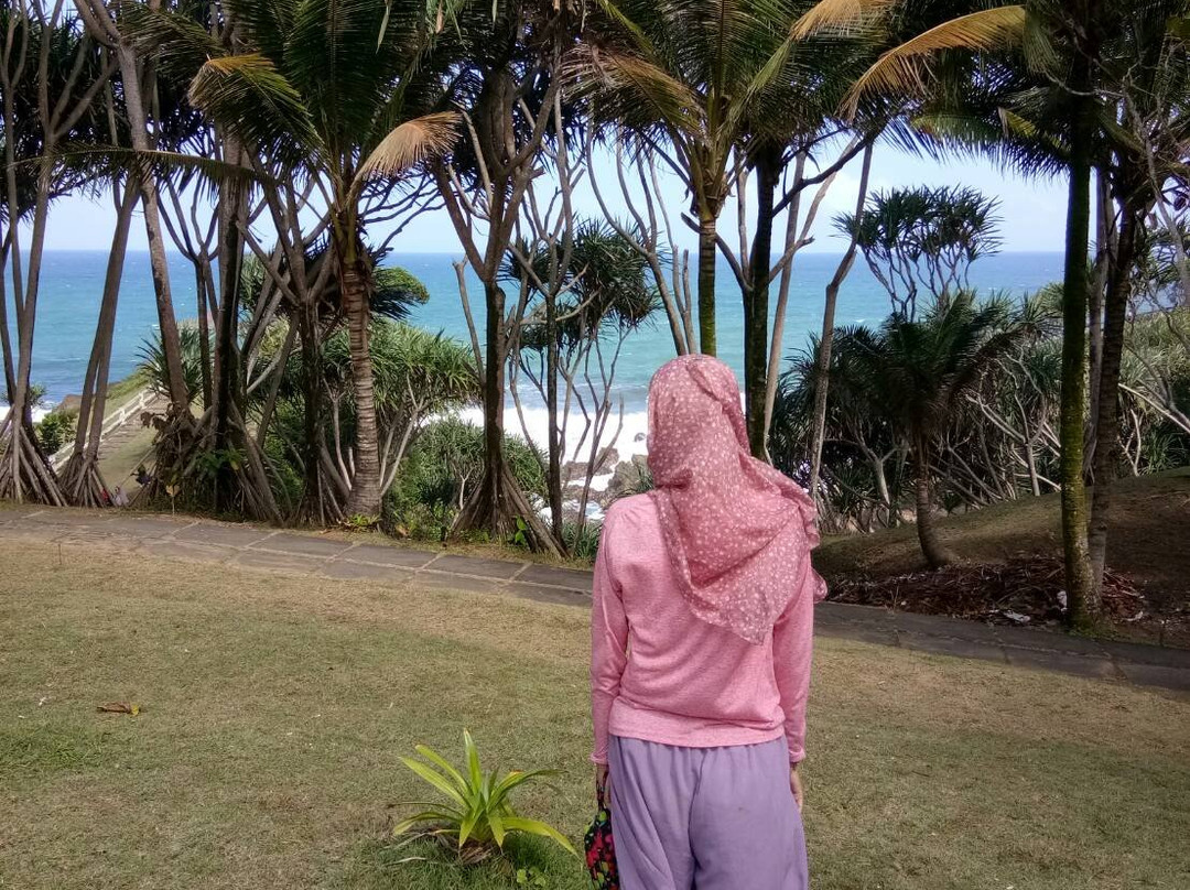 Karang Tawulan Beach-Tasikmalaya必去景点