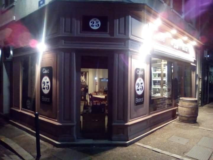 Le 25 bar à vin