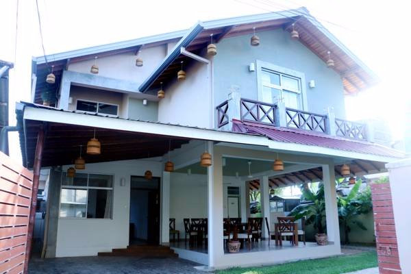 Kinniya酒店住宿-Trinco Blue Waves