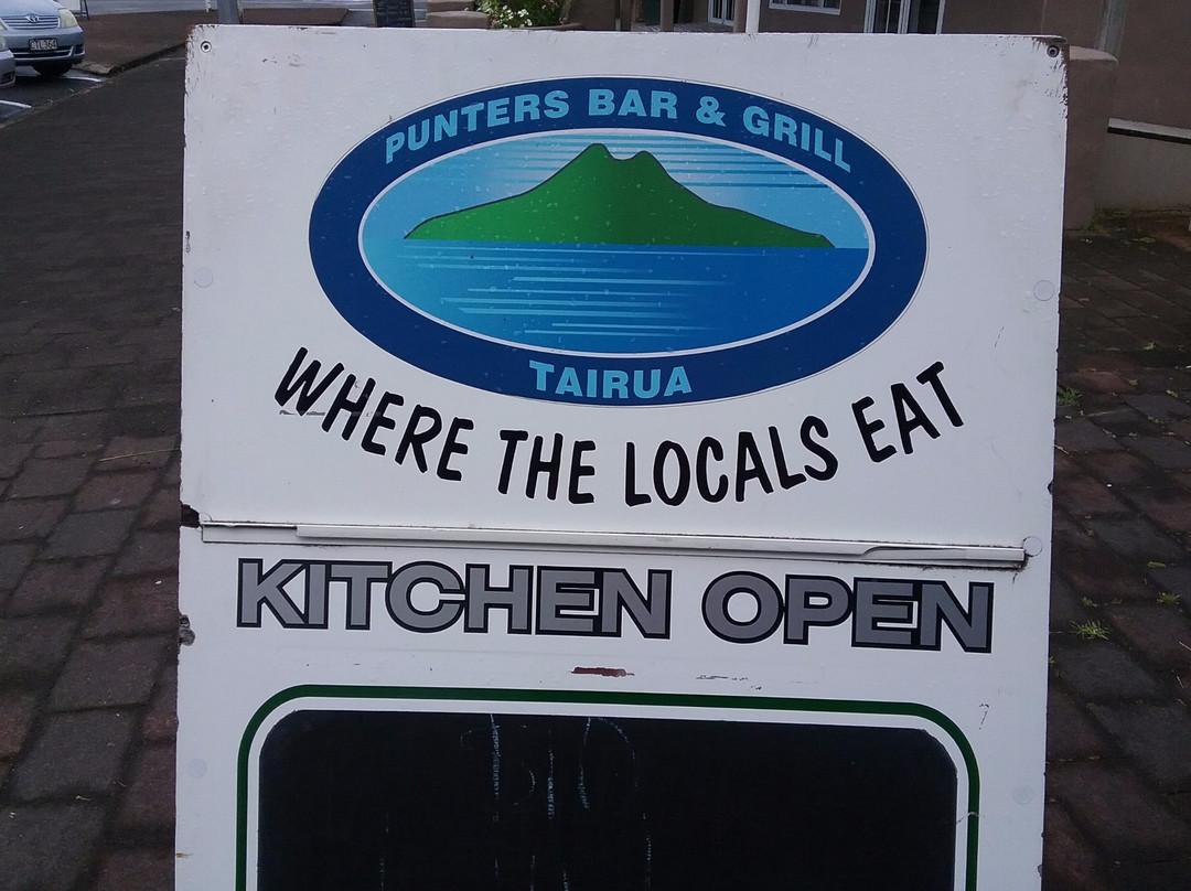 Punters Bar and Grill