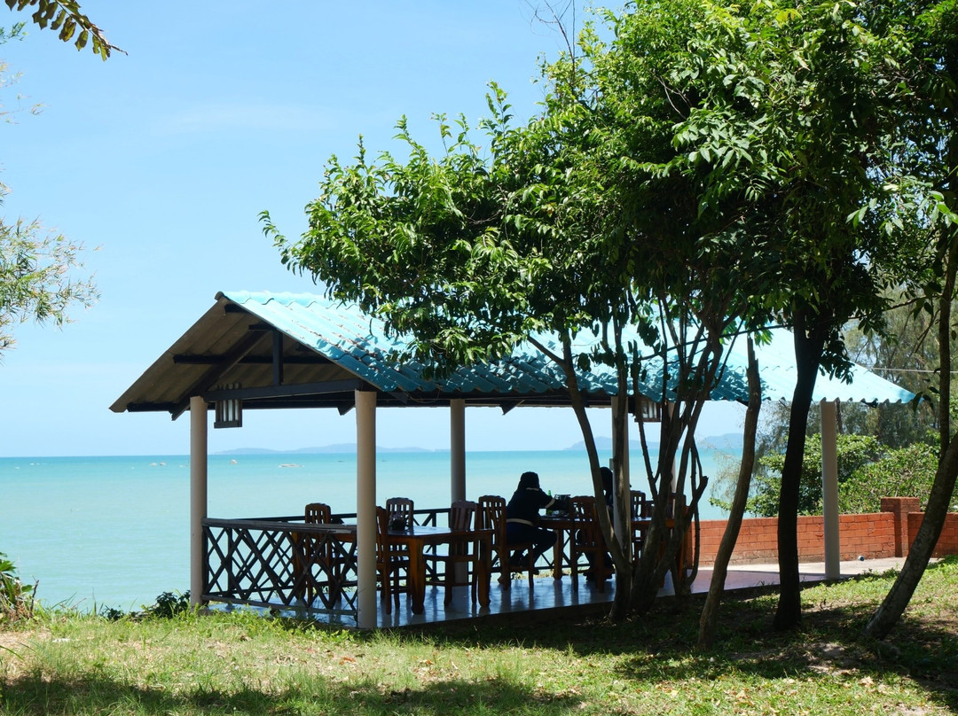 ซีฟู้ดริมทะเล หนองแฟบ