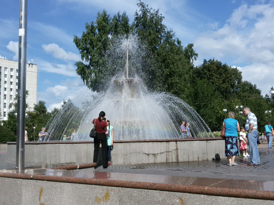 Fountain at Novosobornaya Square-托木斯克必去景点