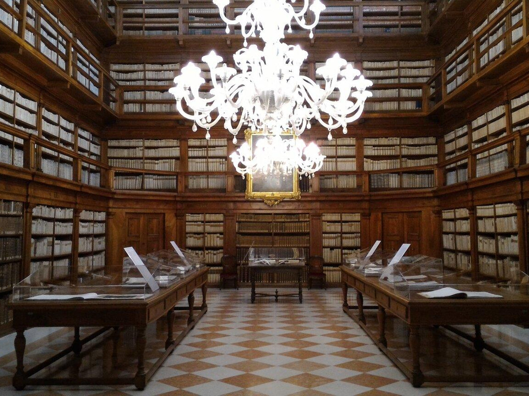 Biblioteca Teresiana景点图片