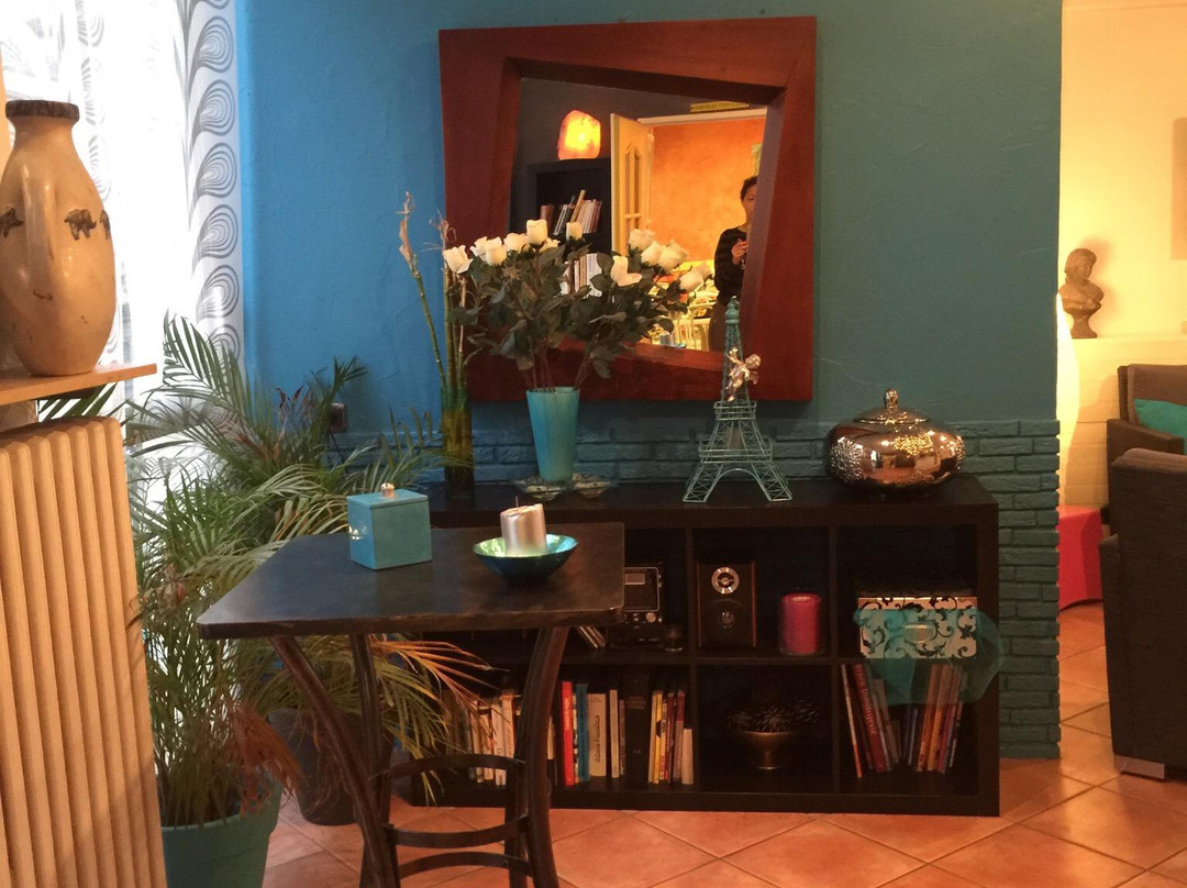 弗拉尼亚酒店主图