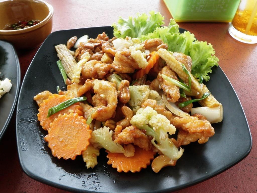 珊瑚岛餐馆和美食-Laem Ka Noi Seafood Restaurant