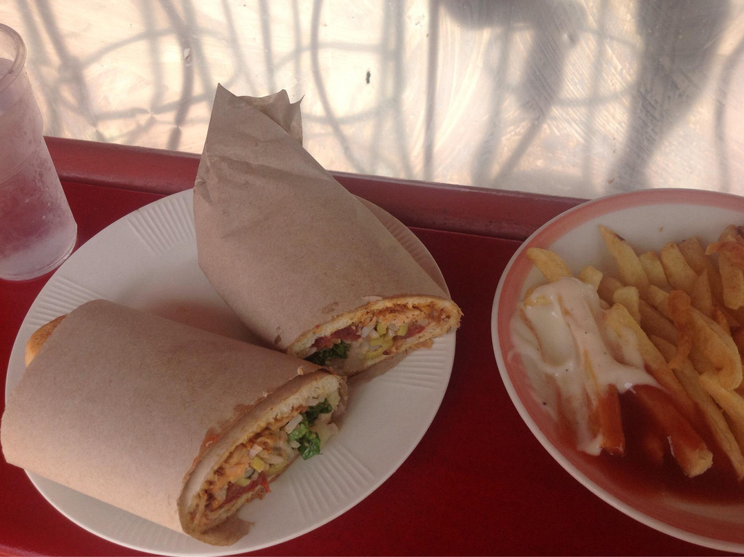 Azrou餐馆和美食-Snack Miloud