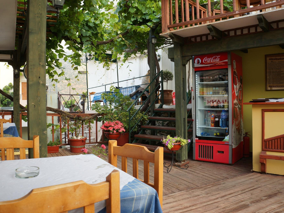 巴厘餐馆和美食-Family Taverna Nest