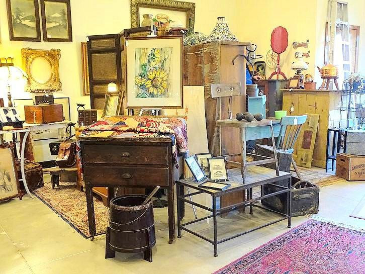 Brick Alley Antiques景点图片