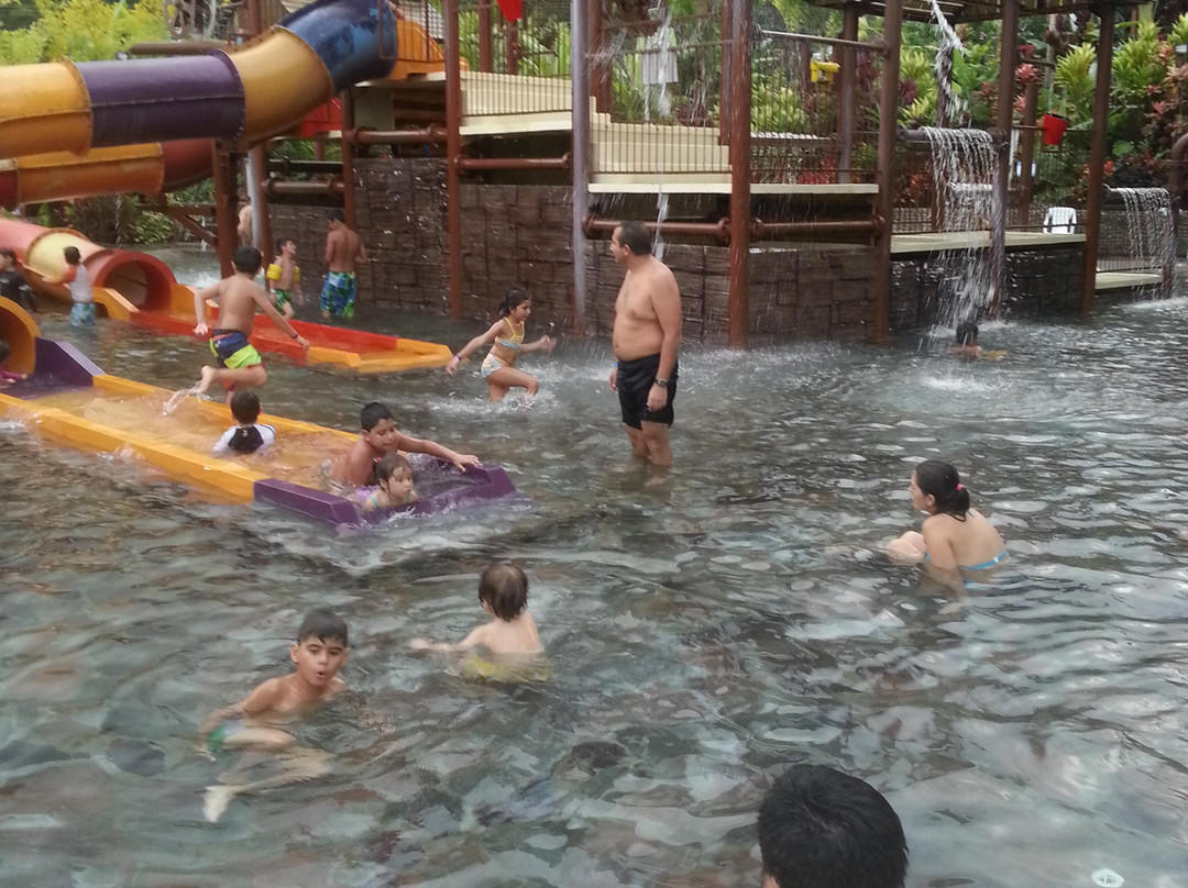Kalambu Hot Springs-福德圣卡洛斯必去景点
