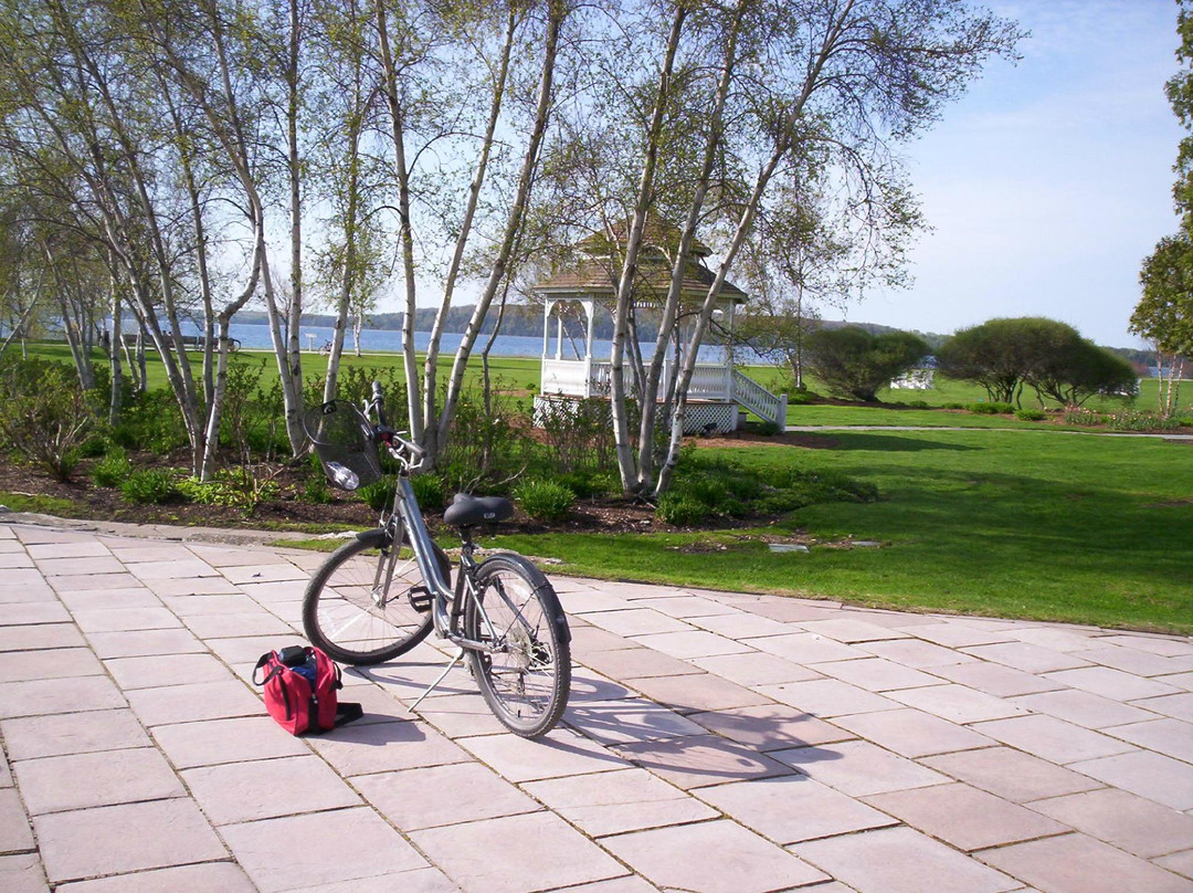 Island House Bike Shop景点图片