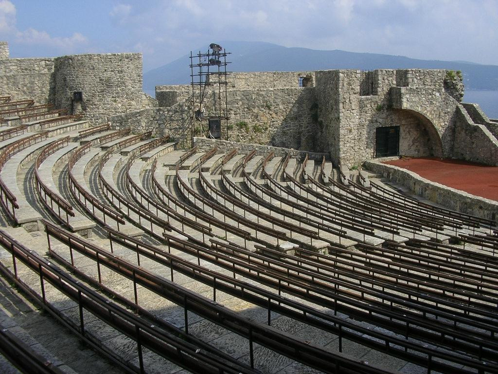 Herceg Novi Theatre-赫尔采格诺维必去景点