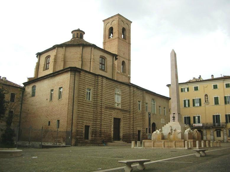 Piazza Federico II-杰西必去景点