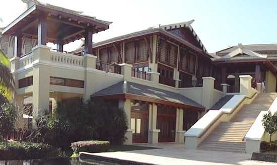 金茂三亚亚龙湾丽思卡尔顿酒店主图