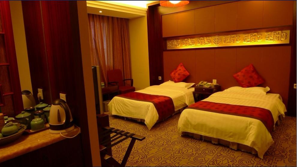 龙泉大酒店主图