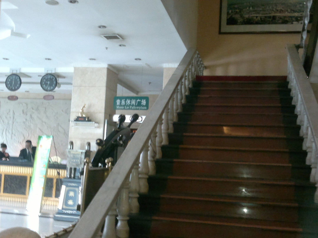 德盛商务大酒店主图