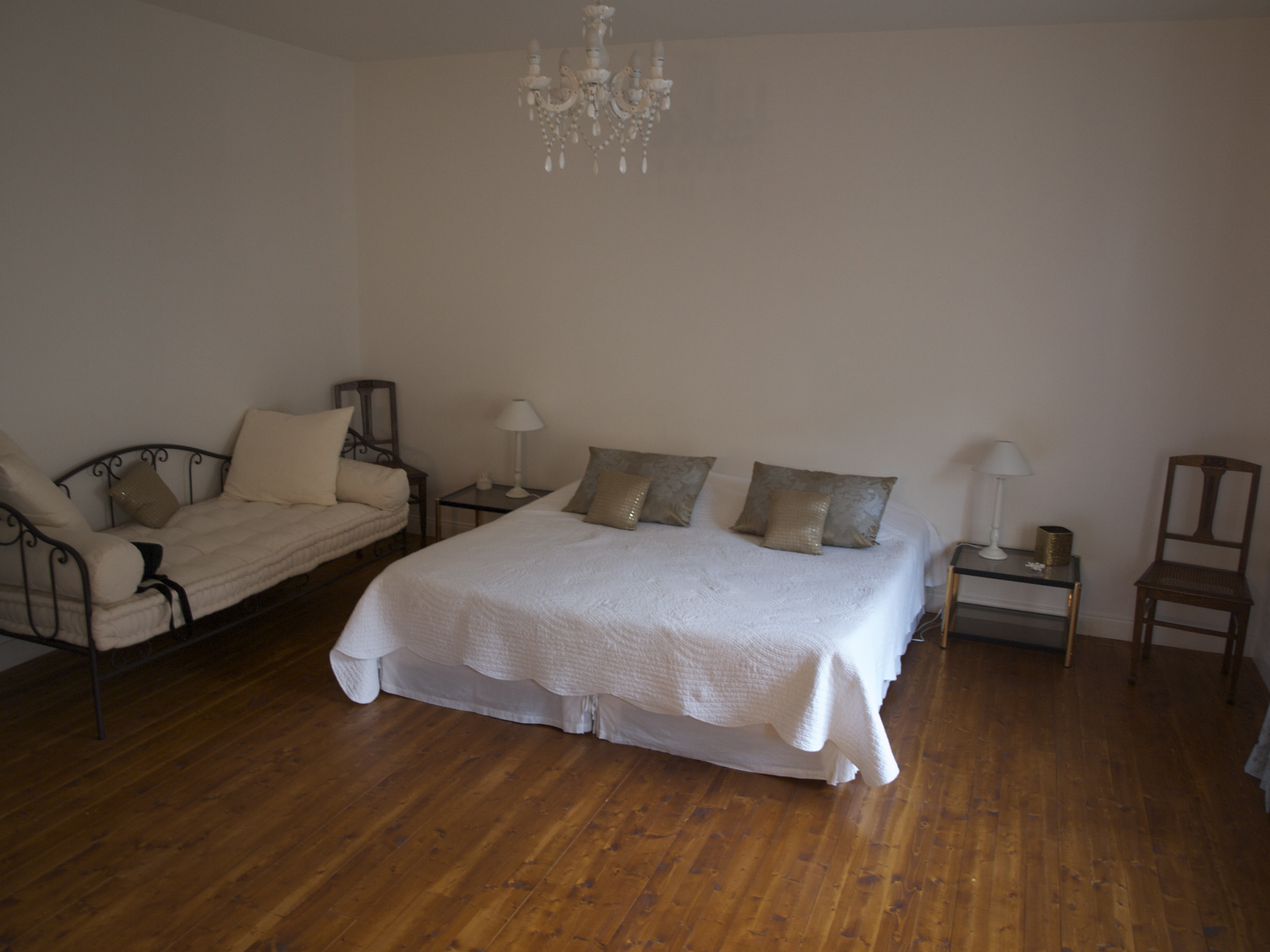 Famille Normand Chambres et table d'hotes-客卧