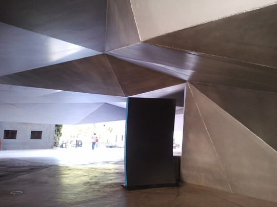 银行广场当代艺术馆-马德里必去景点