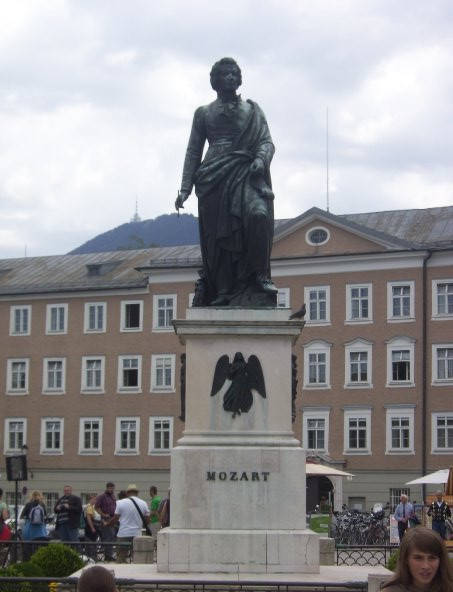 Mozartplatz-萨尔茨堡必去景点