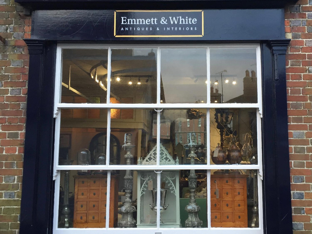 Emmett & White Antiques & Interiors景点图片