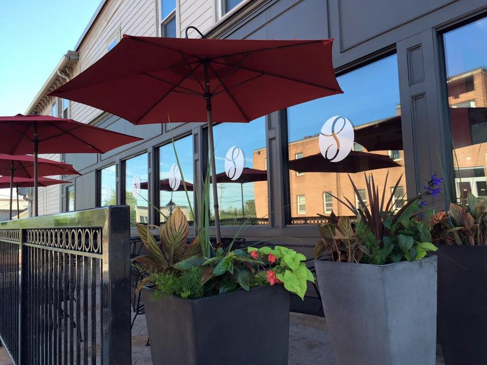 Share Kitchen and Bar Room