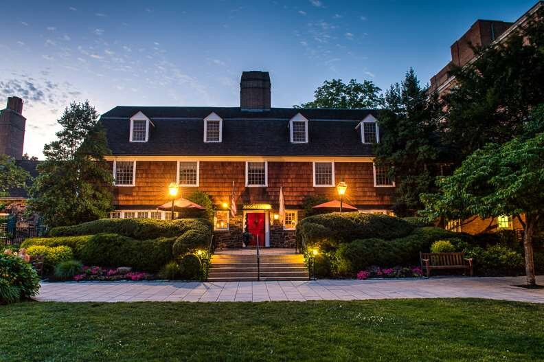 普林斯顿酒店住宿-Nassau Inn