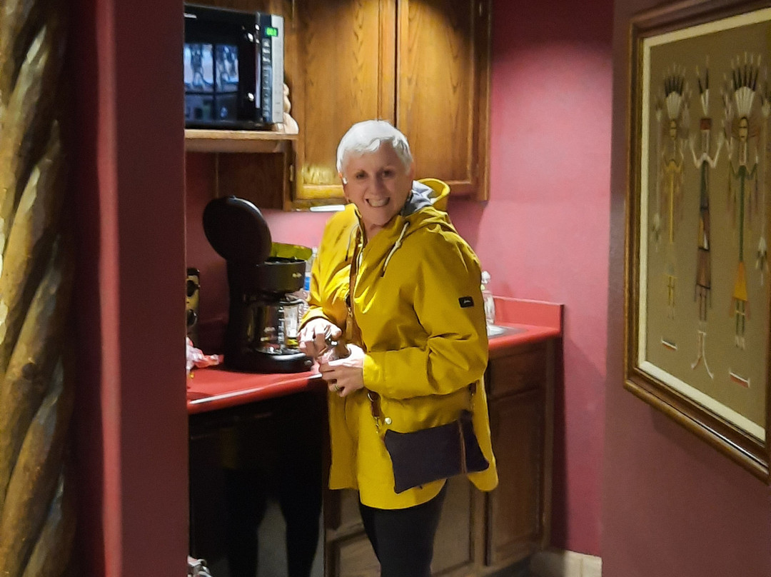 Adobe and Pines Inn B&B主图