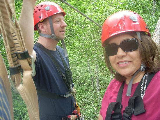 ZipQuest Waterfall & Treetop Adventure-费耶特维尔必去景点