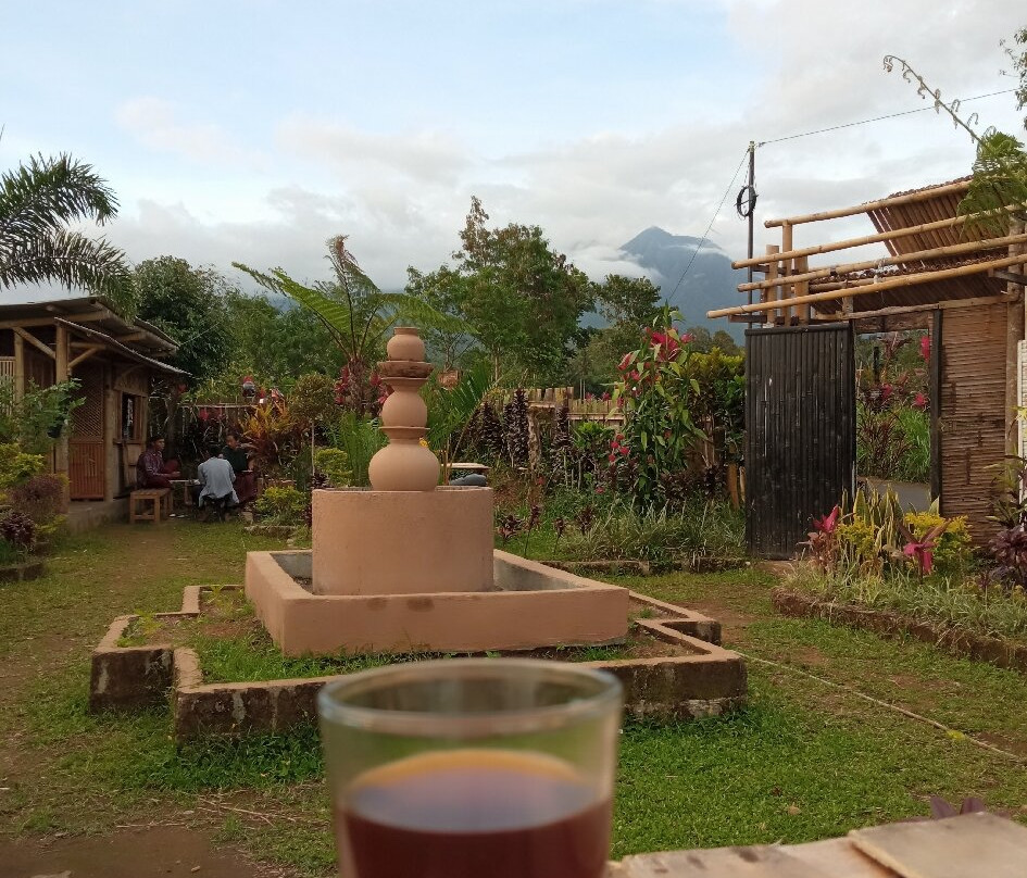 Kedai kopi Puncak Penanggak
