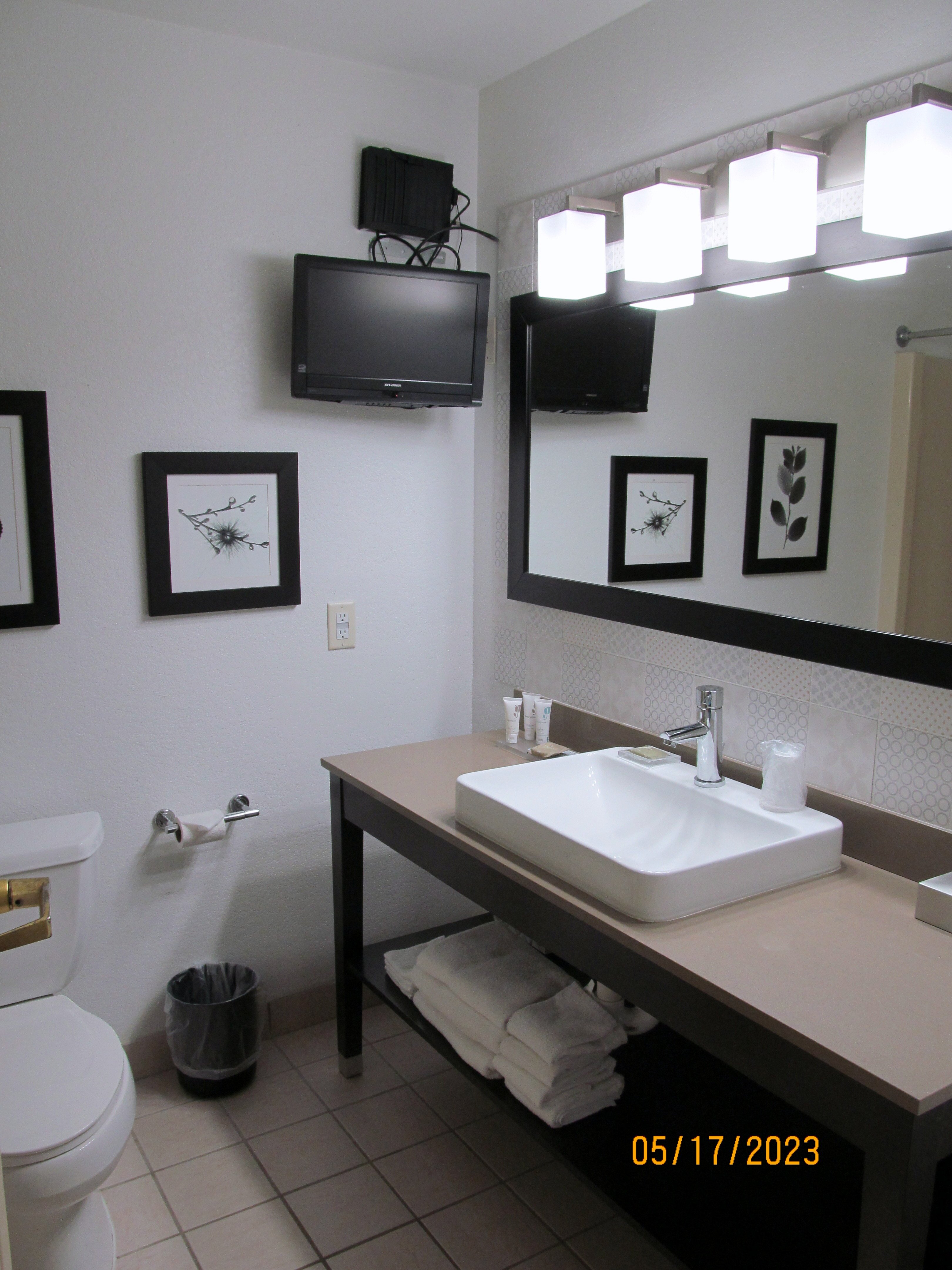 Country Inn & Suites by Radisson, Stevens Point, WI-浴室