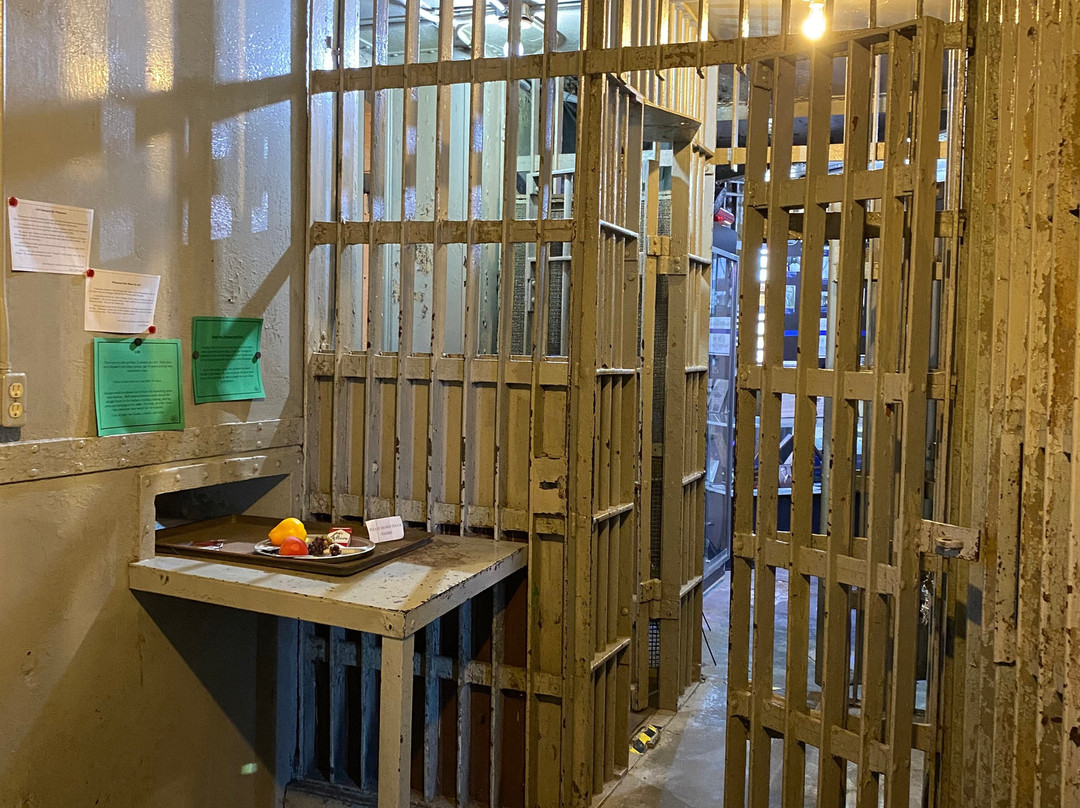 Squirrel Cage Jail-康瑟尔布拉夫斯必去景点