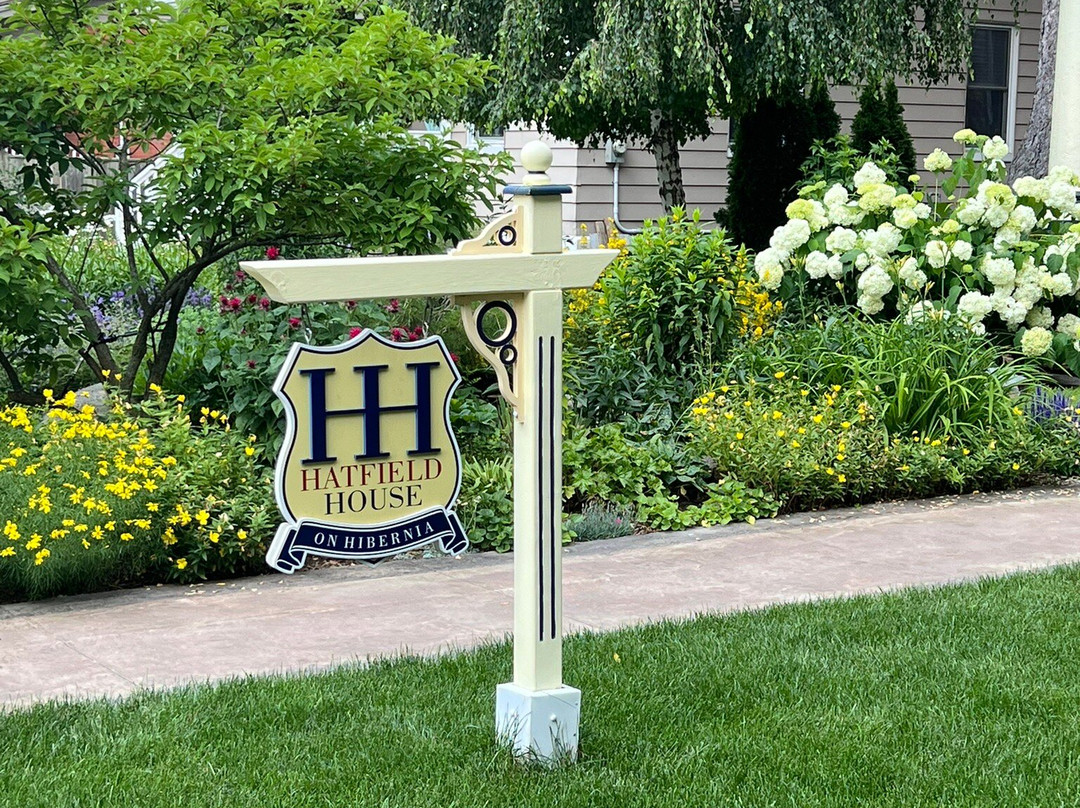 Hatfield House on Hibernia B and  B主图