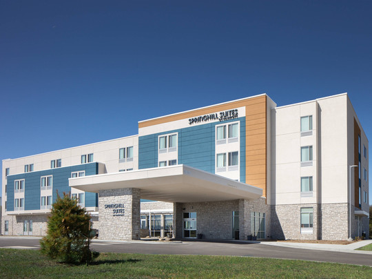 SpringHill Suites Ames主图