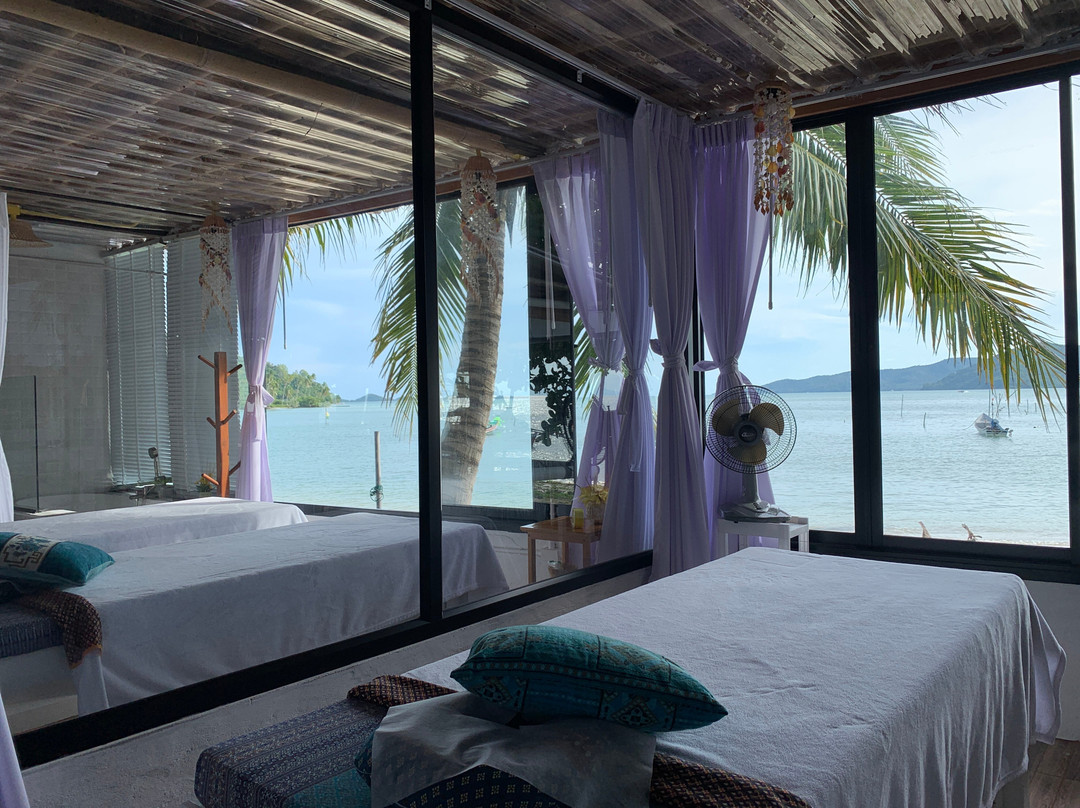 A Serene Beach Spa - Koh Samui-塔林必去景点