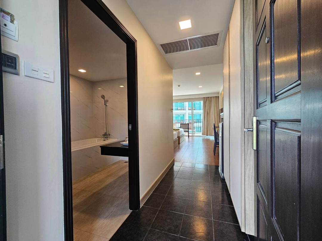 水晶宫酒店主图